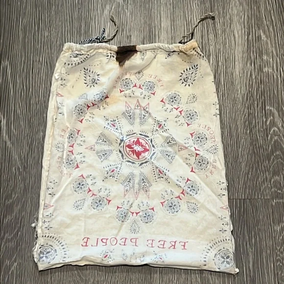 Free People 💝 10/$10 💝 Drawstring Bag with Bohemian Print - Picture 7 of 8